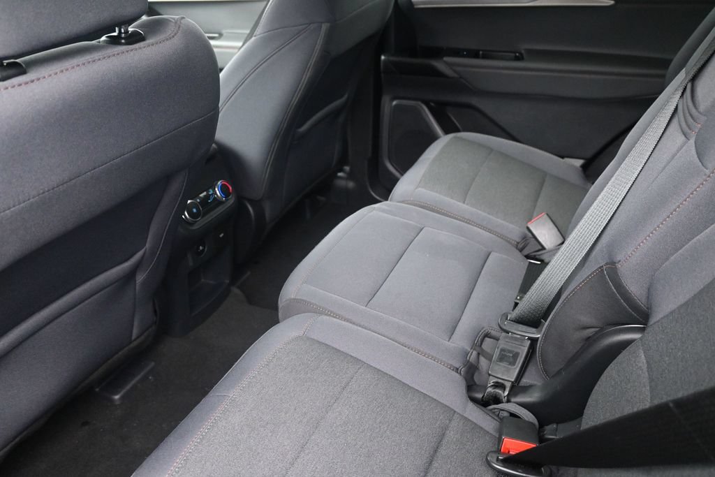 Used 2025 Ford Explorer Active RWD image 16