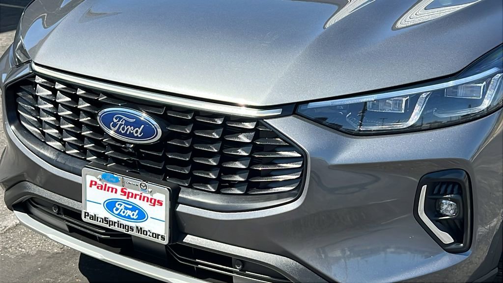 Certified 2023 Ford Escape Platinum w/ Premium Technology Package image 4