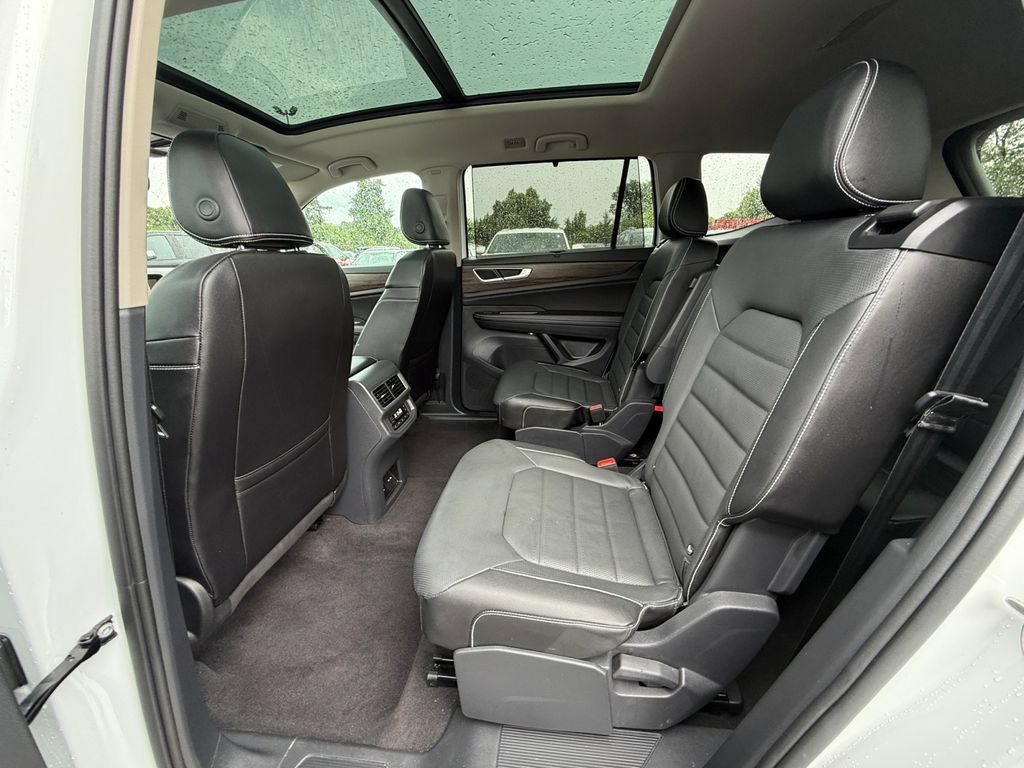Used 2024 Volkswagen Atlas SEL AWD/4WD image 24