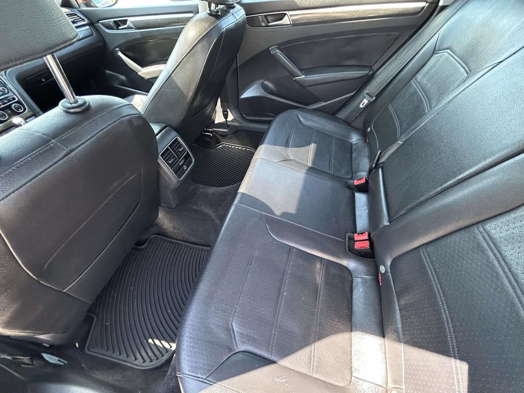 Used 2017 Volkswagen Passat 1.8T SE FWD image 14