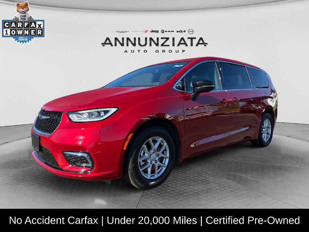 Used 2026 Chrysler Pacifica Select
