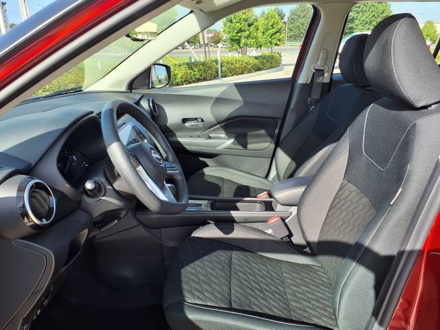 Used 2024 Nissan Kicks SV w/ Interior Electronics Package FWD image 14
