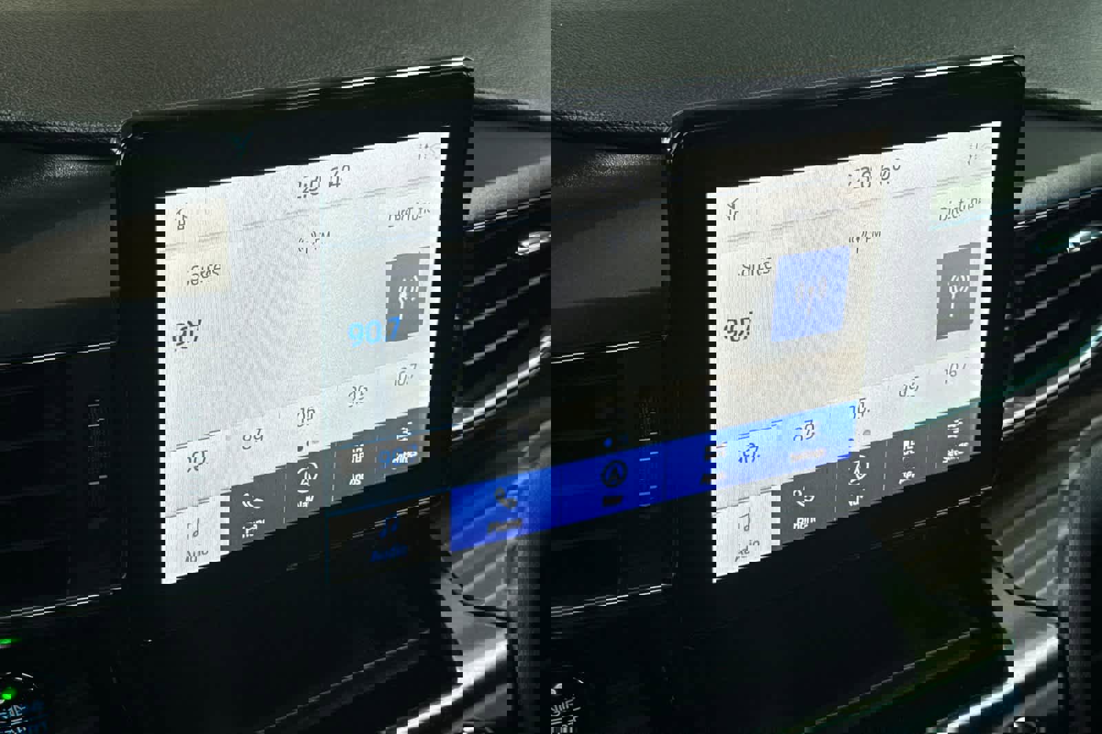 Used 2021 Ford Explorer Limited w/ Equipment Group 301A image 19