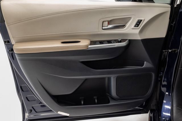 Used 2021 Toyota Sienna Limited FWD image 8