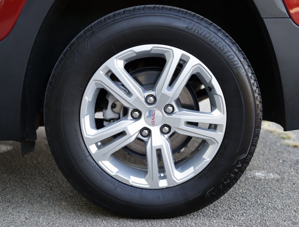 Used 2024 GMC Terrain SLE image 33