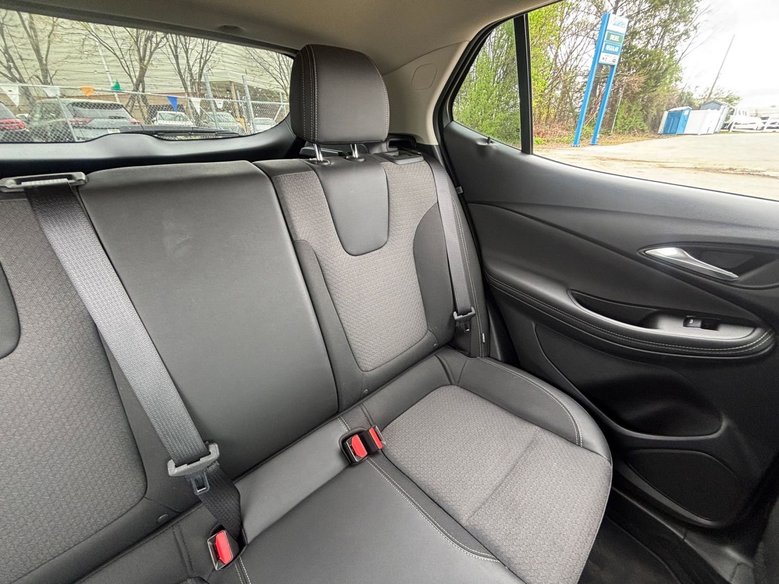 Used 2025 Buick Encore GX Preferred image 38