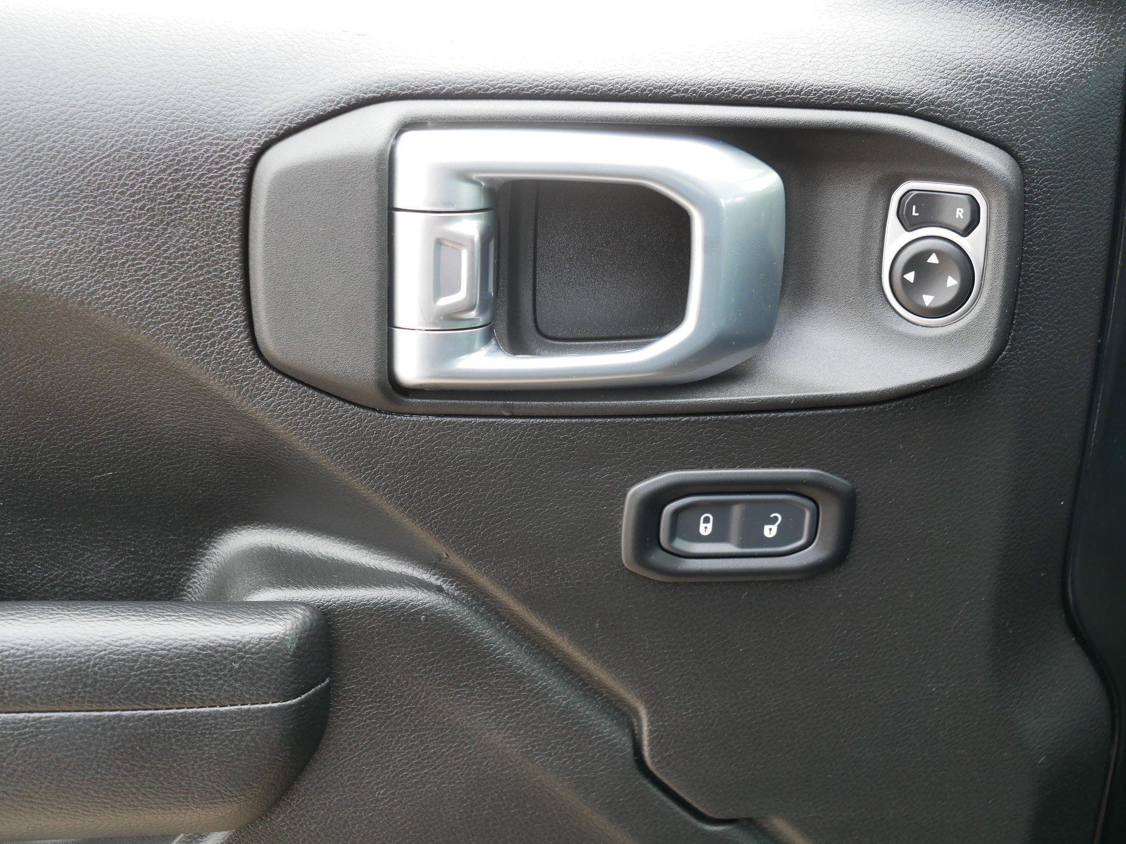 Used 2023 Jeep Wrangler Sport AWD/4WD image 19