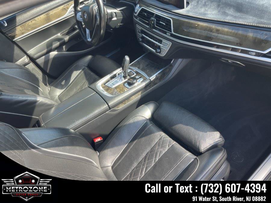 Used 2019 BMW 750i RWD image 25