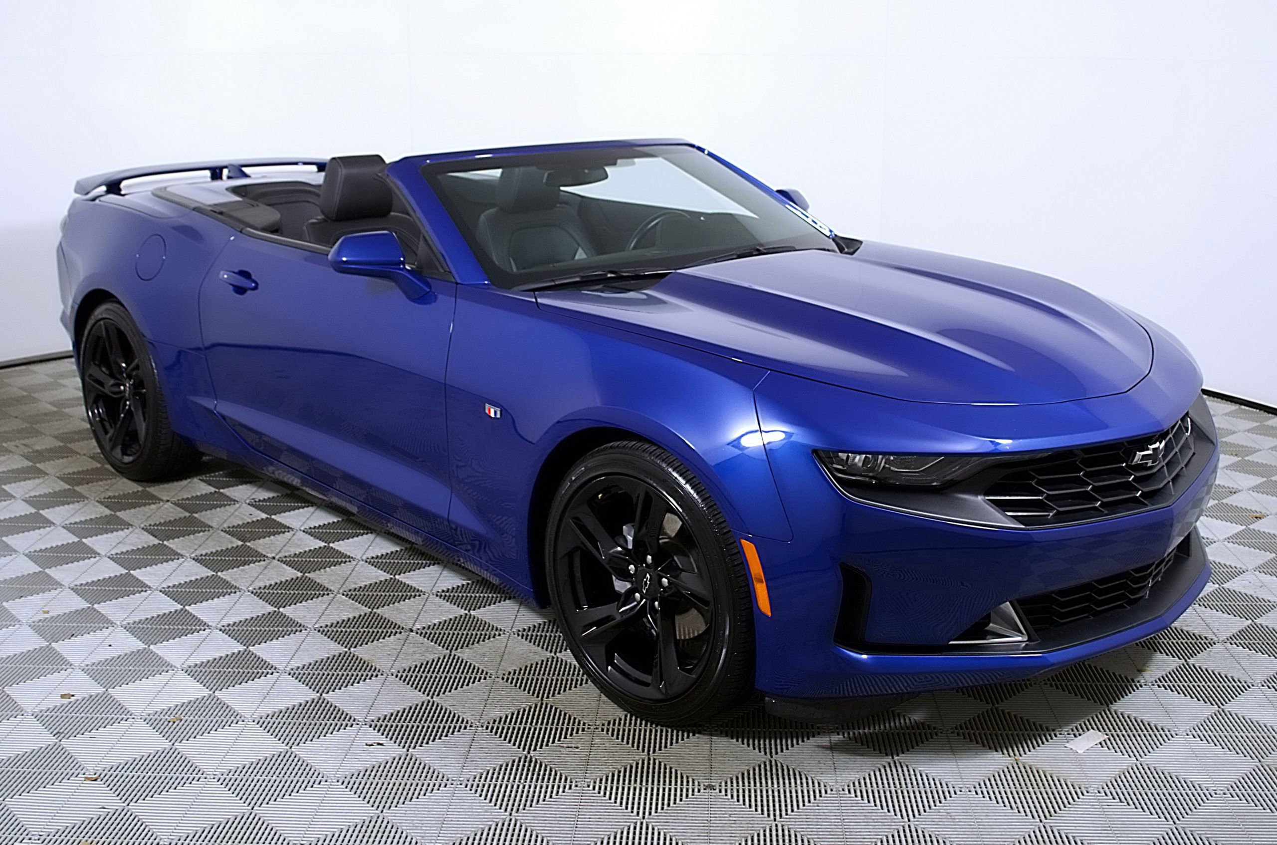 Used 2023 Chevrolet Camaro LT w/ RS Package image 6