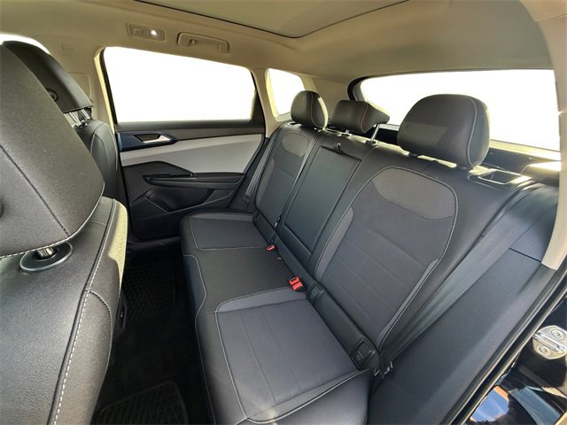Certified 2024 Volkswagen Taos SE w/ Panoramic Sunroof Package image 16