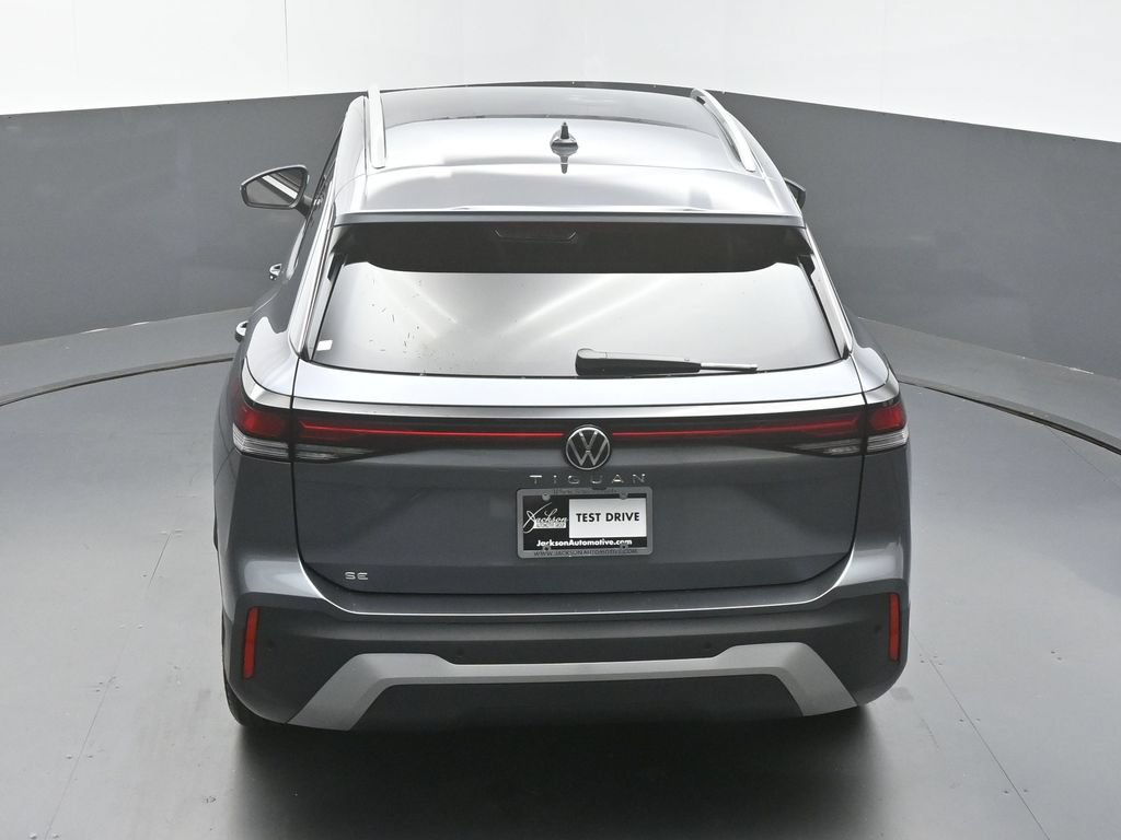 New 2026 Volkswagen Tiguan SE FWD image 43