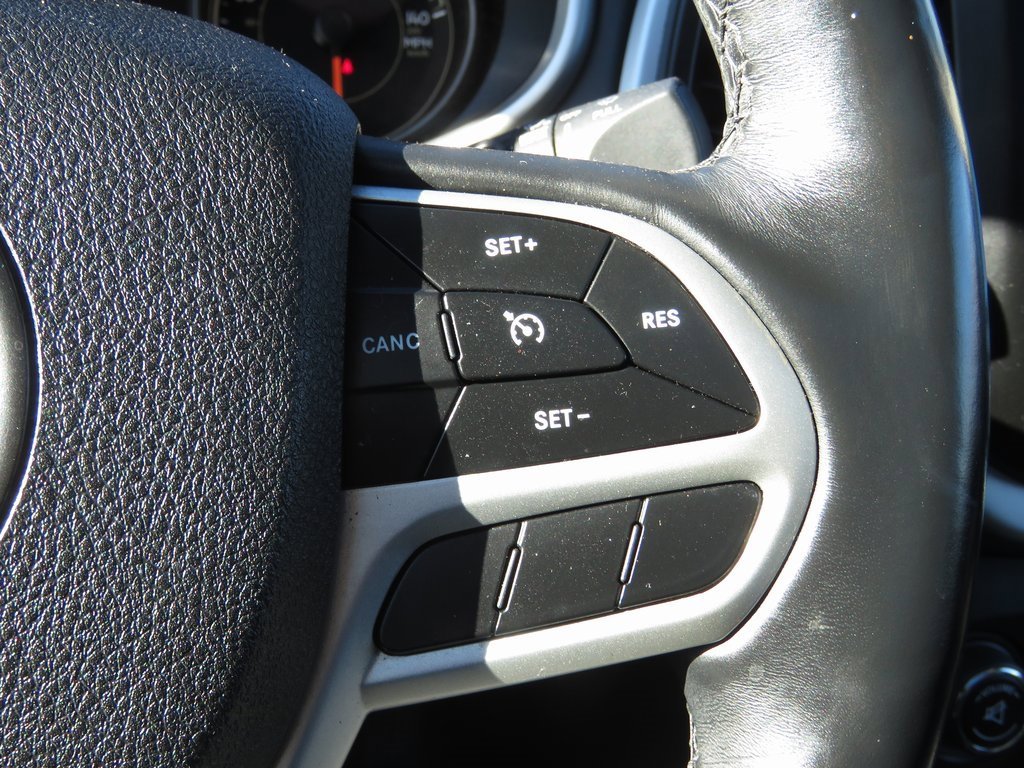 Used 2018 Jeep Cherokee Overland w/ Heavy Duty Protection Group image 24