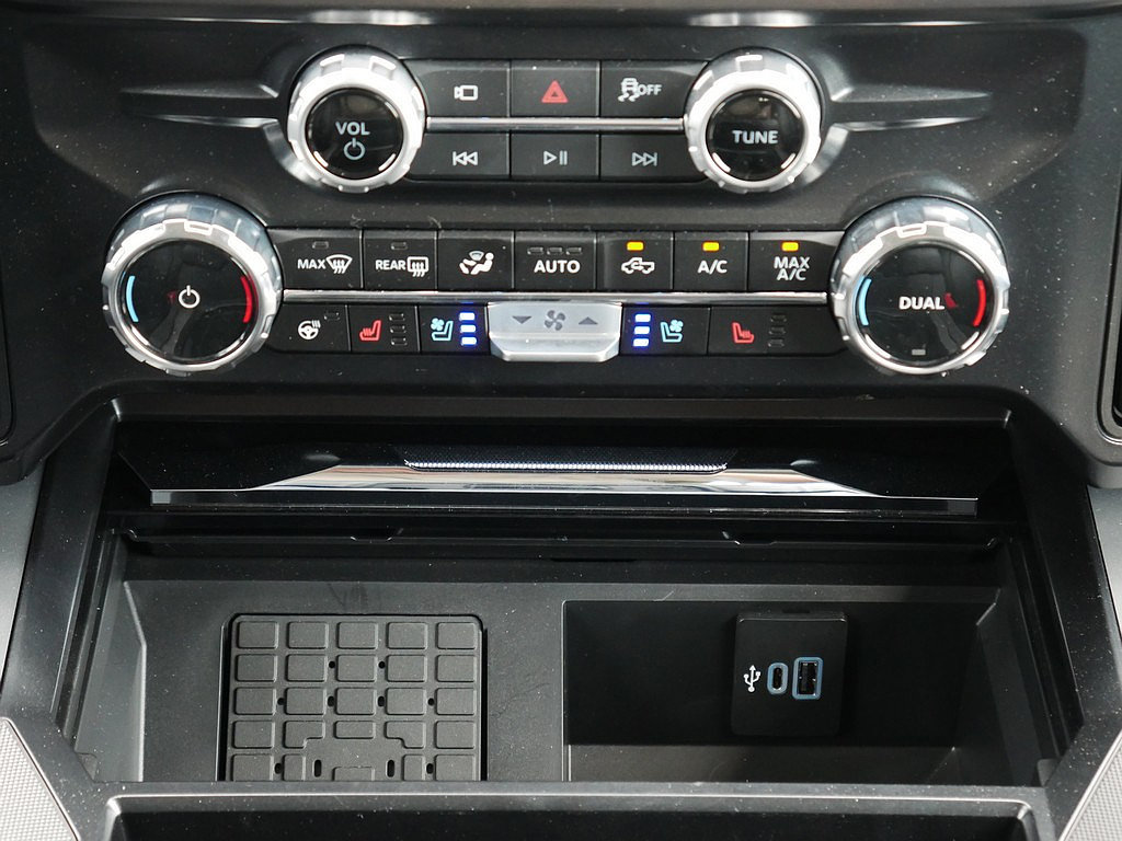New 2026 Ford F350 Lariat w/ Black Appearance Package AWD/4WD image 23