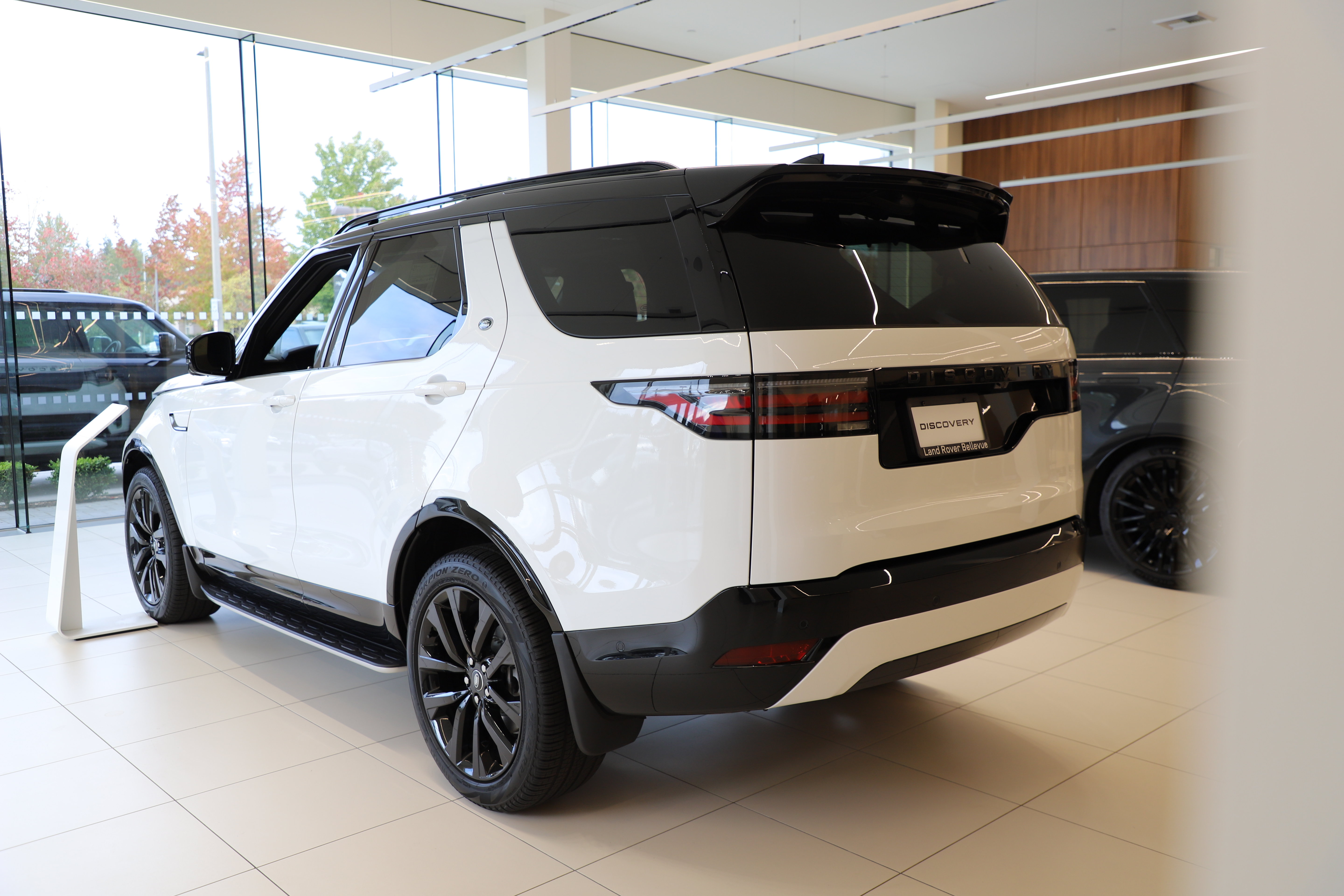 New 2026 Land Rover Discovery Dynamic SE AWD/4WD image 5