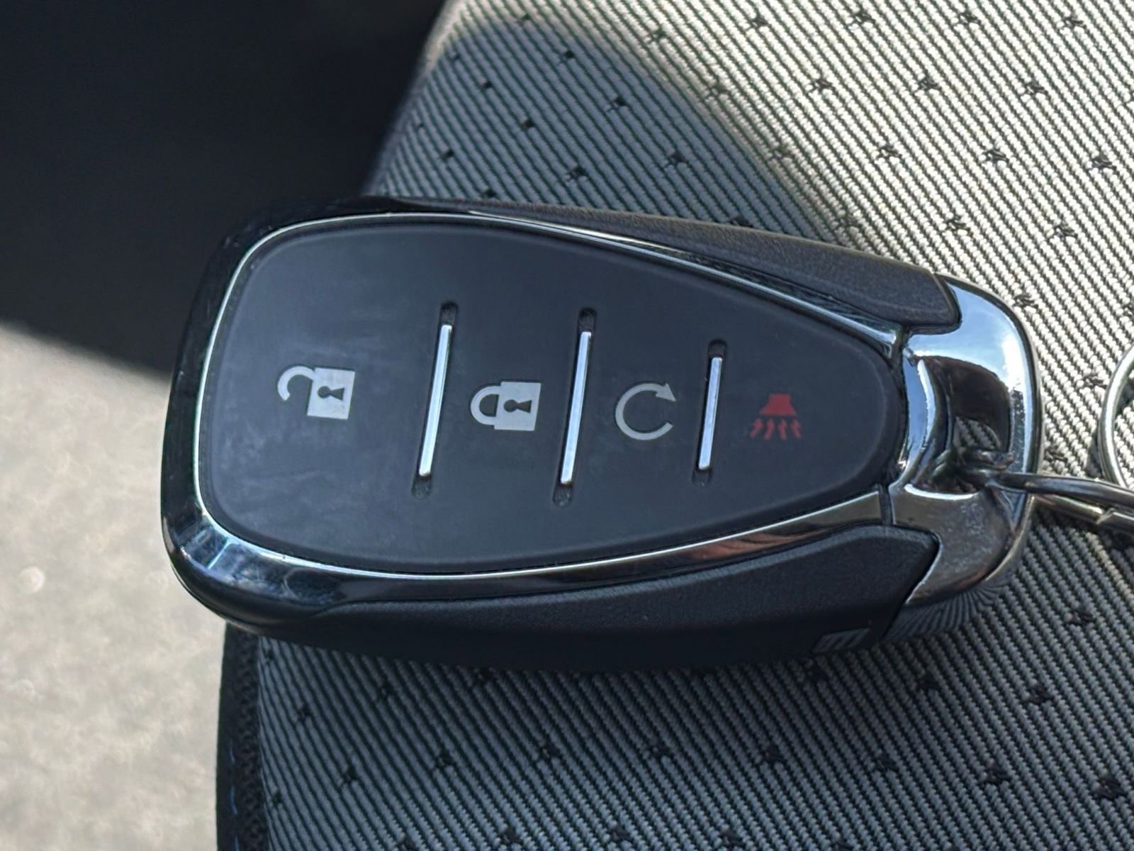 Used 2025 Chevrolet Trax LT w/ LT Convenience Package image 21