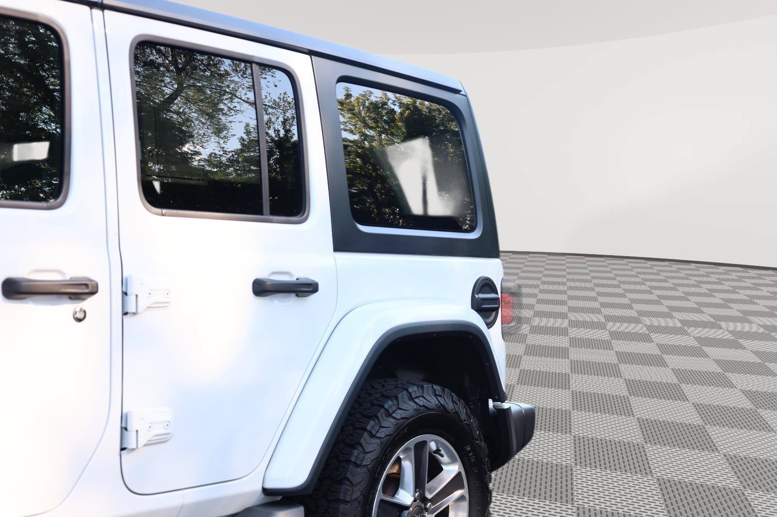 Used 2020 Jeep Wrangler Unlimited Sahara w/ Cold Weather Group AWD/4WD image 11