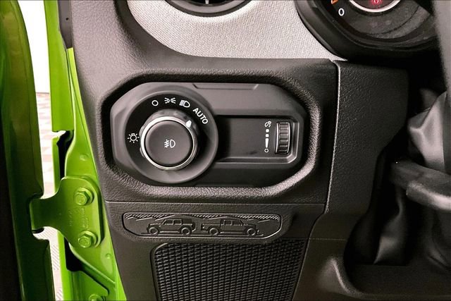 Used 2025 Jeep Wrangler Sport S image 33