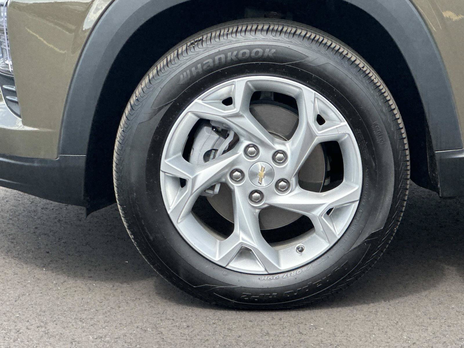 Certified 2024 Chevrolet Trax LS w/ LS Convenience Package FWD image 8