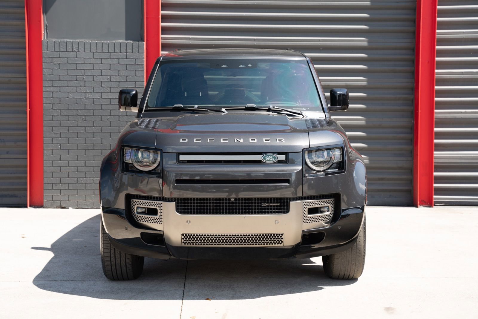 Used 2022 Land Rover Defender 110 X-Dynamic SE image 3