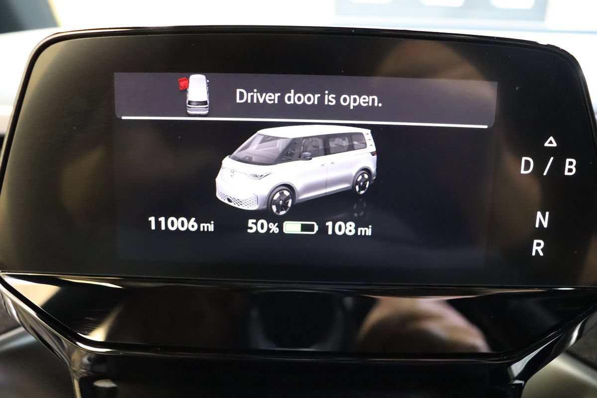 Used 2025 Volkswagen ID. Buzz Pro S RWD image 43