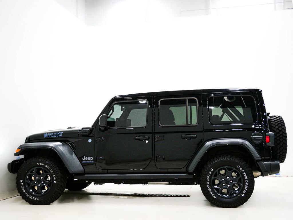 Used 2023 Jeep Wrangler Unlimited w/ Sun & Screen Package AWD/4WD image 6