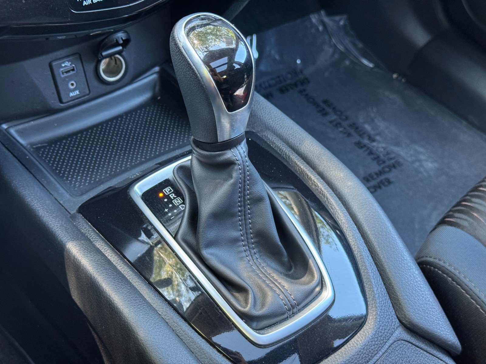 Used 2017 Nissan Rogue SV FWD image 29