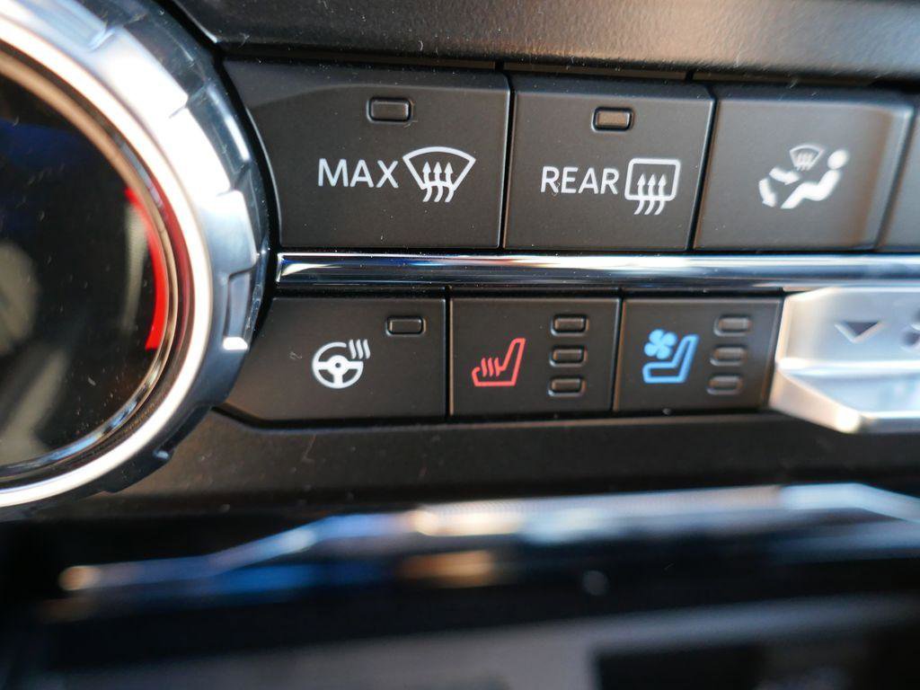 New 2026 Ford F350 Lariat w/ Black Appearance Package image 27