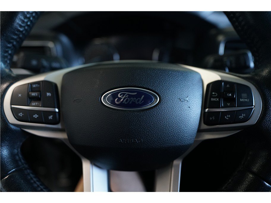Used 2020 Ford Explorer XLT w/ Equipment Group 202A AWD/4WD image 19