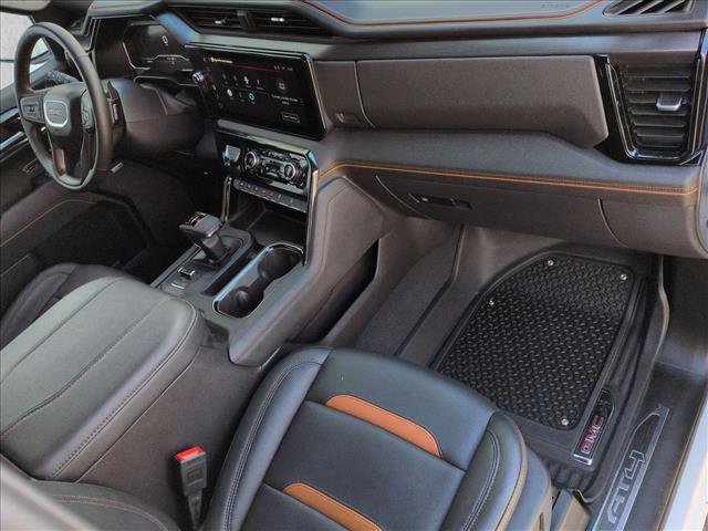 Used 2025 GMC Sierra 1500 AT4 w/ Technology Package AWD/4WD image 22
