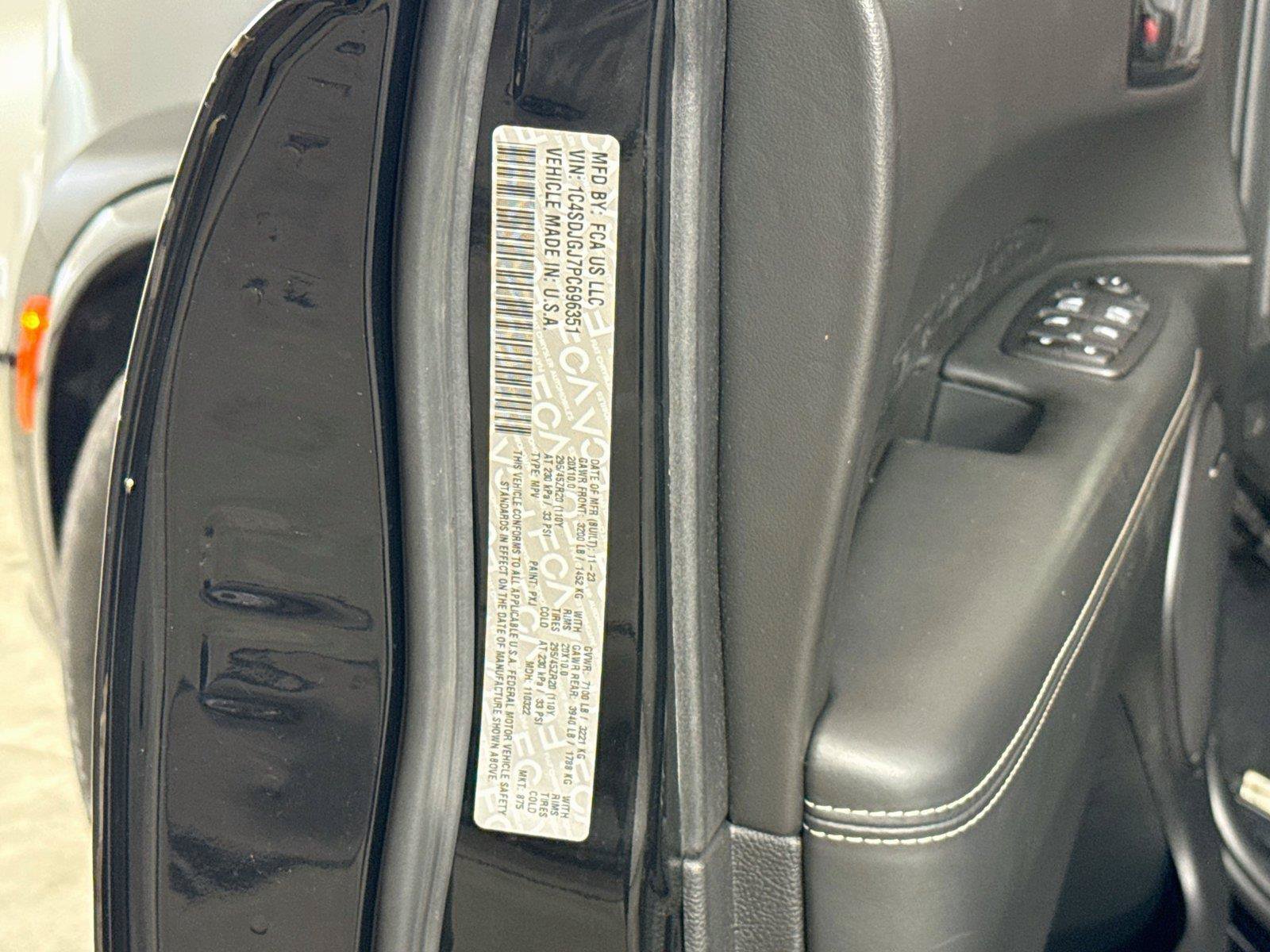 Used 2023 Dodge Durango SRT AWD/4WD image 28