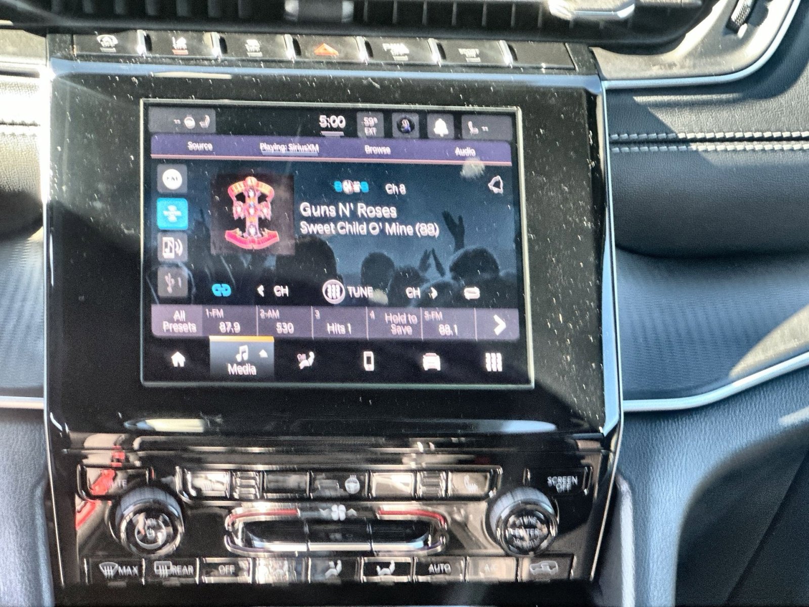 New 2025 Jeep Grand Cherokee Laredo w/ Luxury Tech Group I image 18