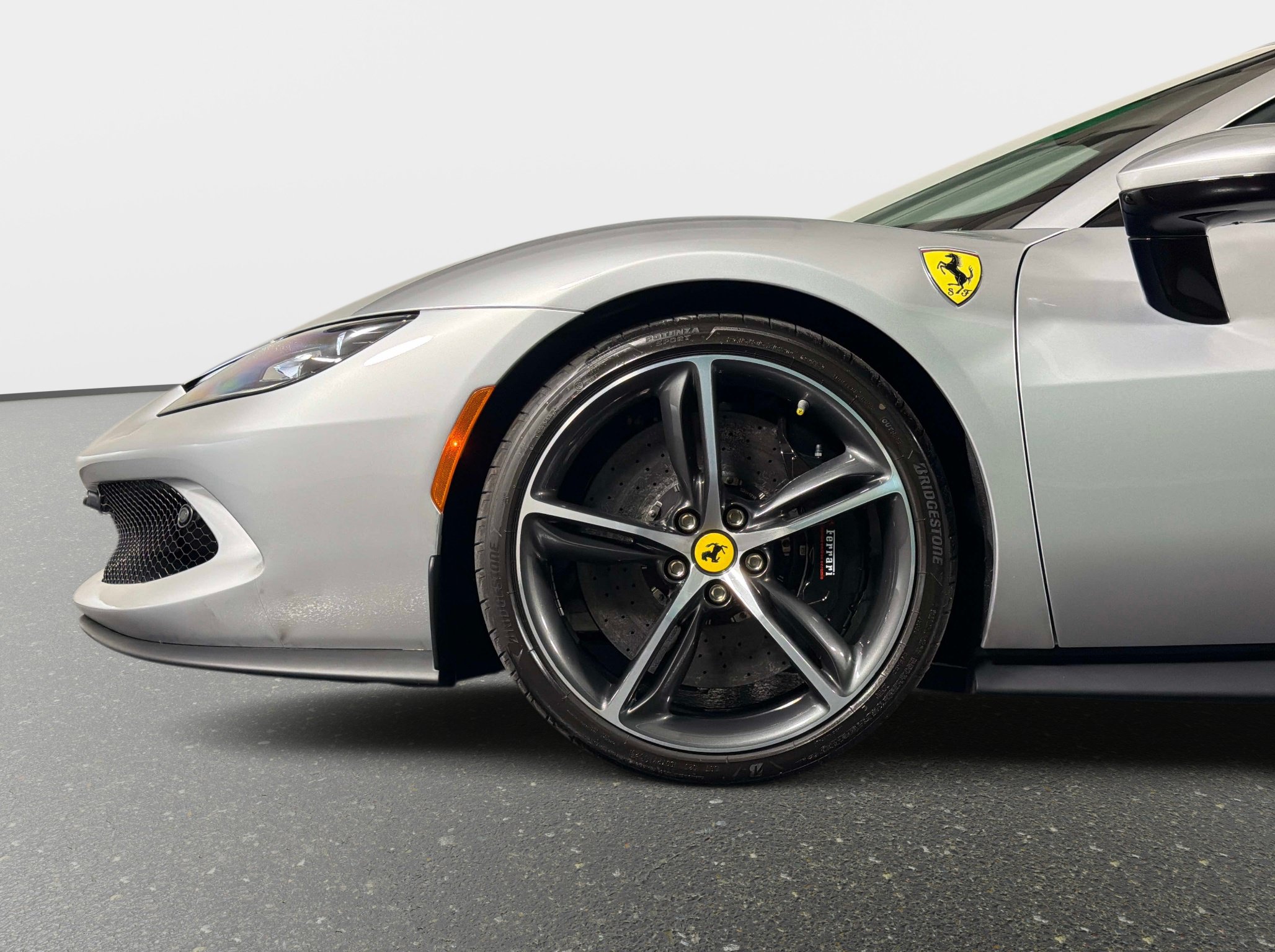 Used 2025 Ferrari 296 GTS RWD image 17