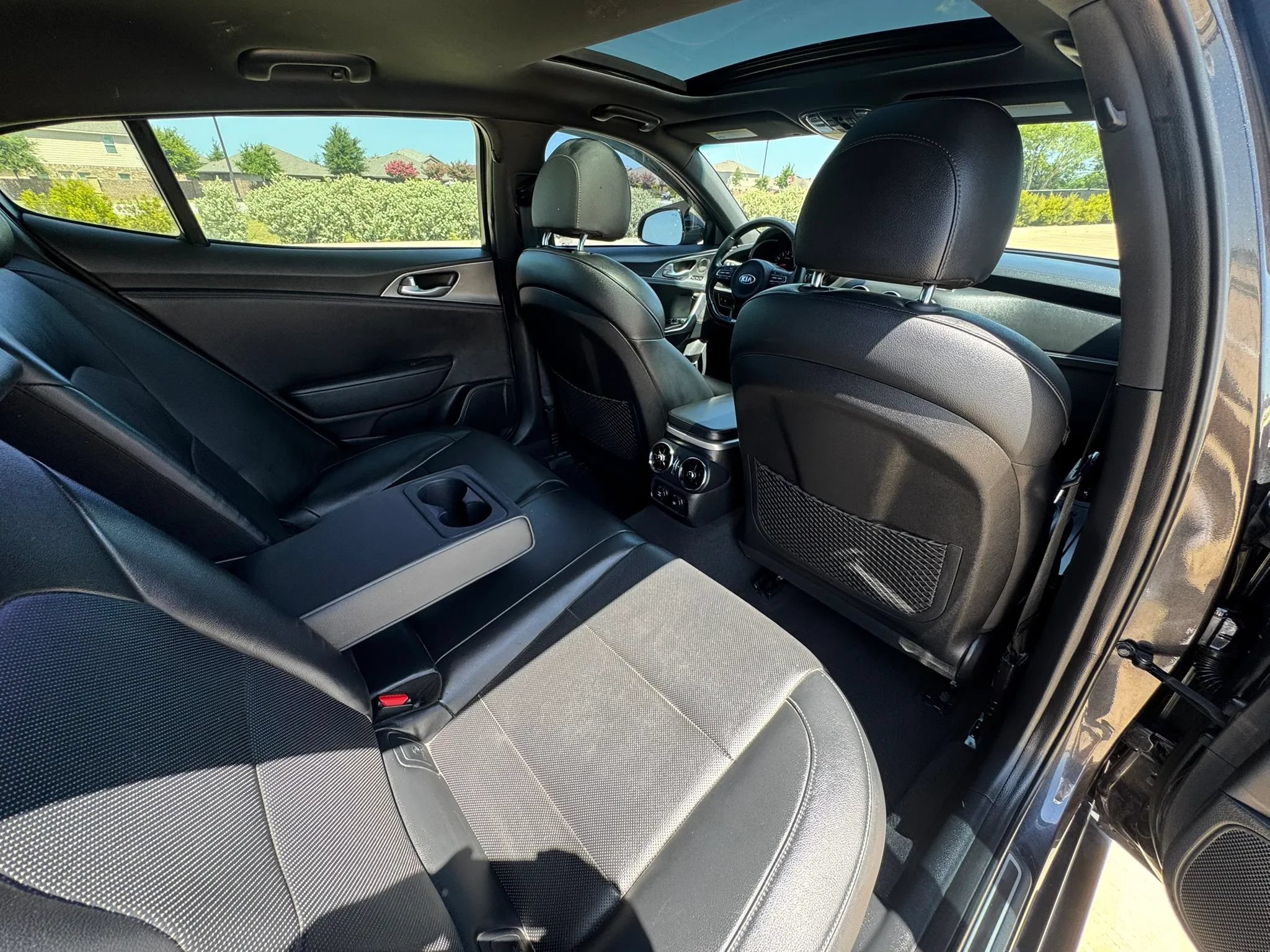 Used 2018 Kia Stinger GT1 AWD/4WD image 41