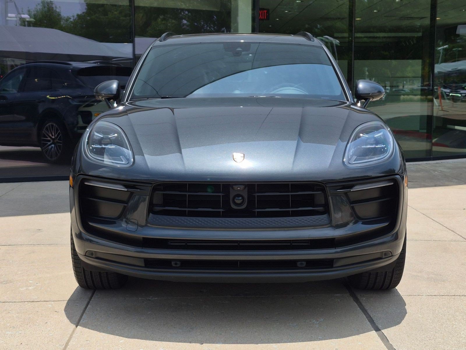 Certified 2026 Porsche Macan AWD/4WD image 6