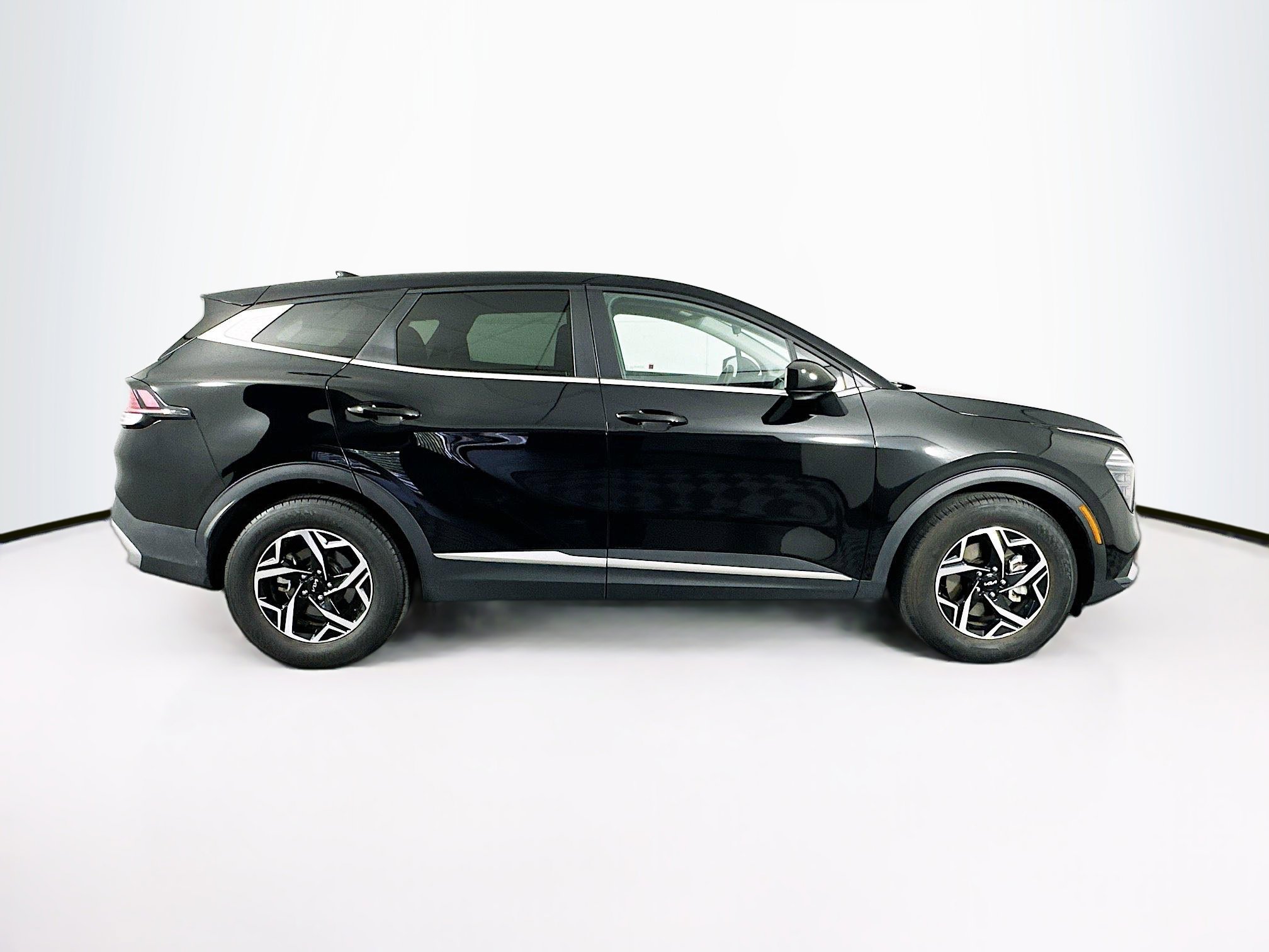 Used 2025 Kia Sportage LX image 10