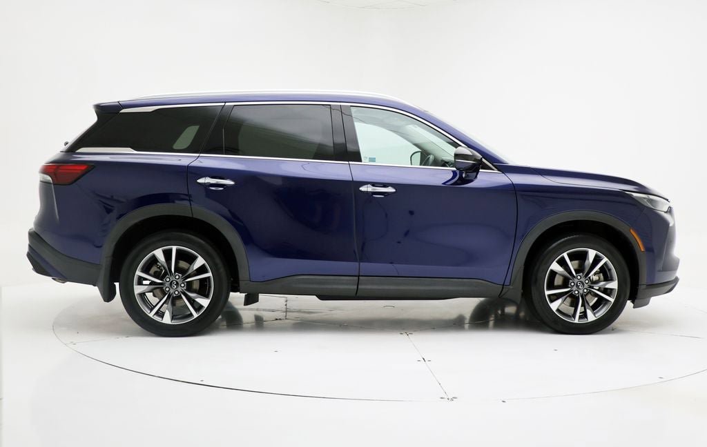 Used 2023 INFINITI QX60 Luxe w/ Performance Audio Package image 3