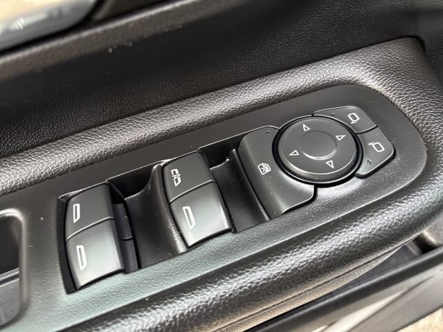 Used 2023 GMC Terrain SLE w/ Driver Convenience Package image 12