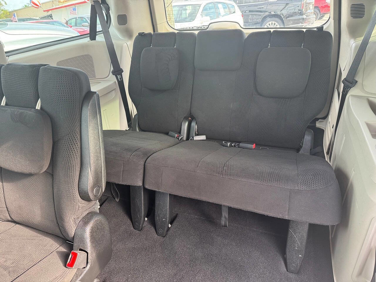 Used 2013 Dodge Grand Caravan American Value Package w/ UConnect Hands-Free Group FWD image 16