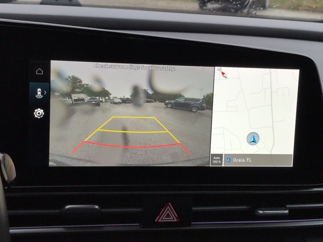 Used 2025 Hyundai Elantra SEL FWD image 19
