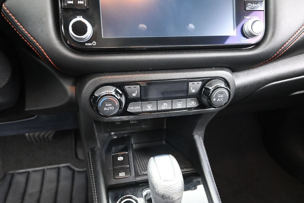 Used 2022 Nissan Kicks SR w/ Premium Package FWD image 13