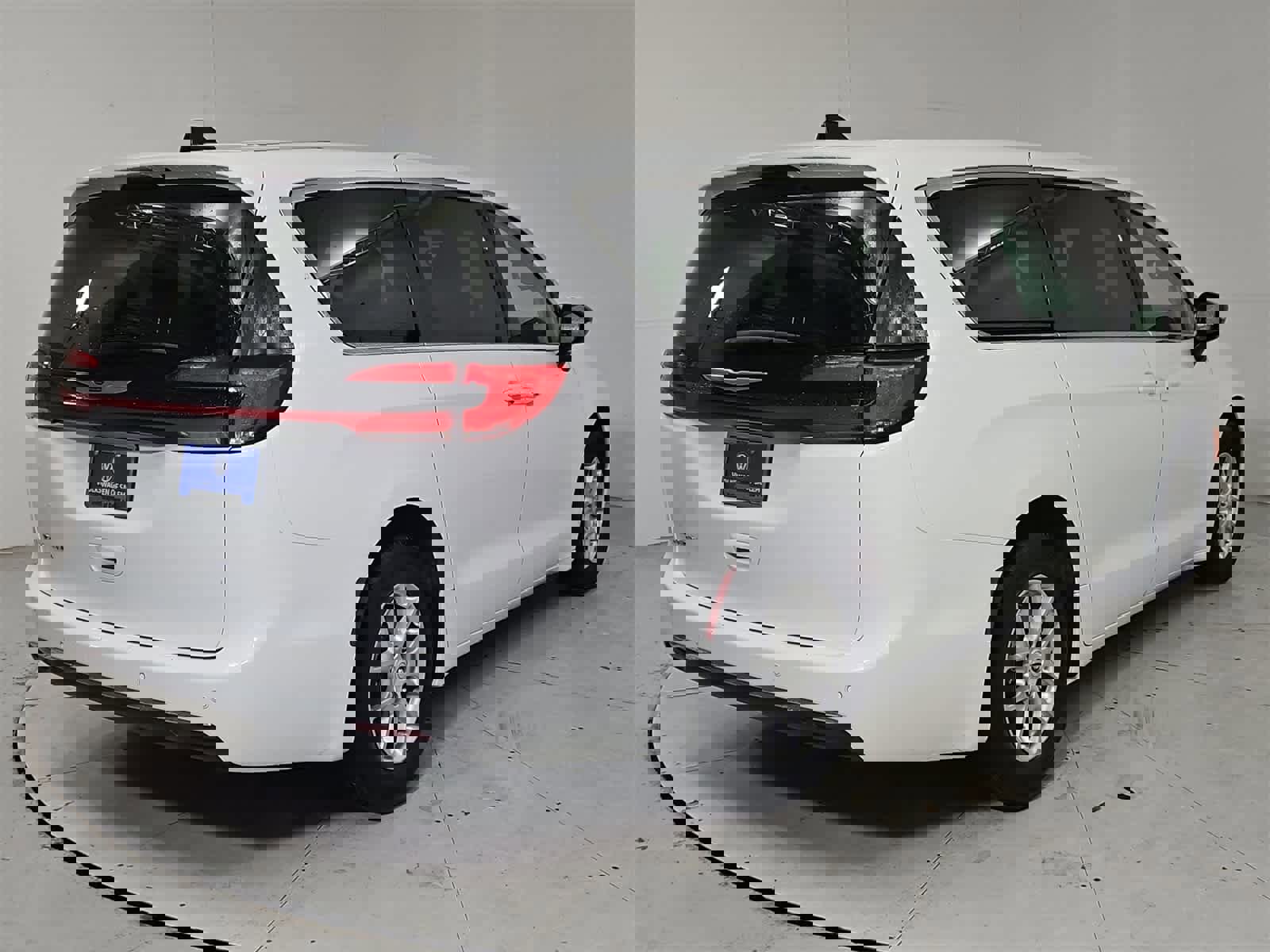 Used 2024 Chrysler Pacifica Touring-L image 6