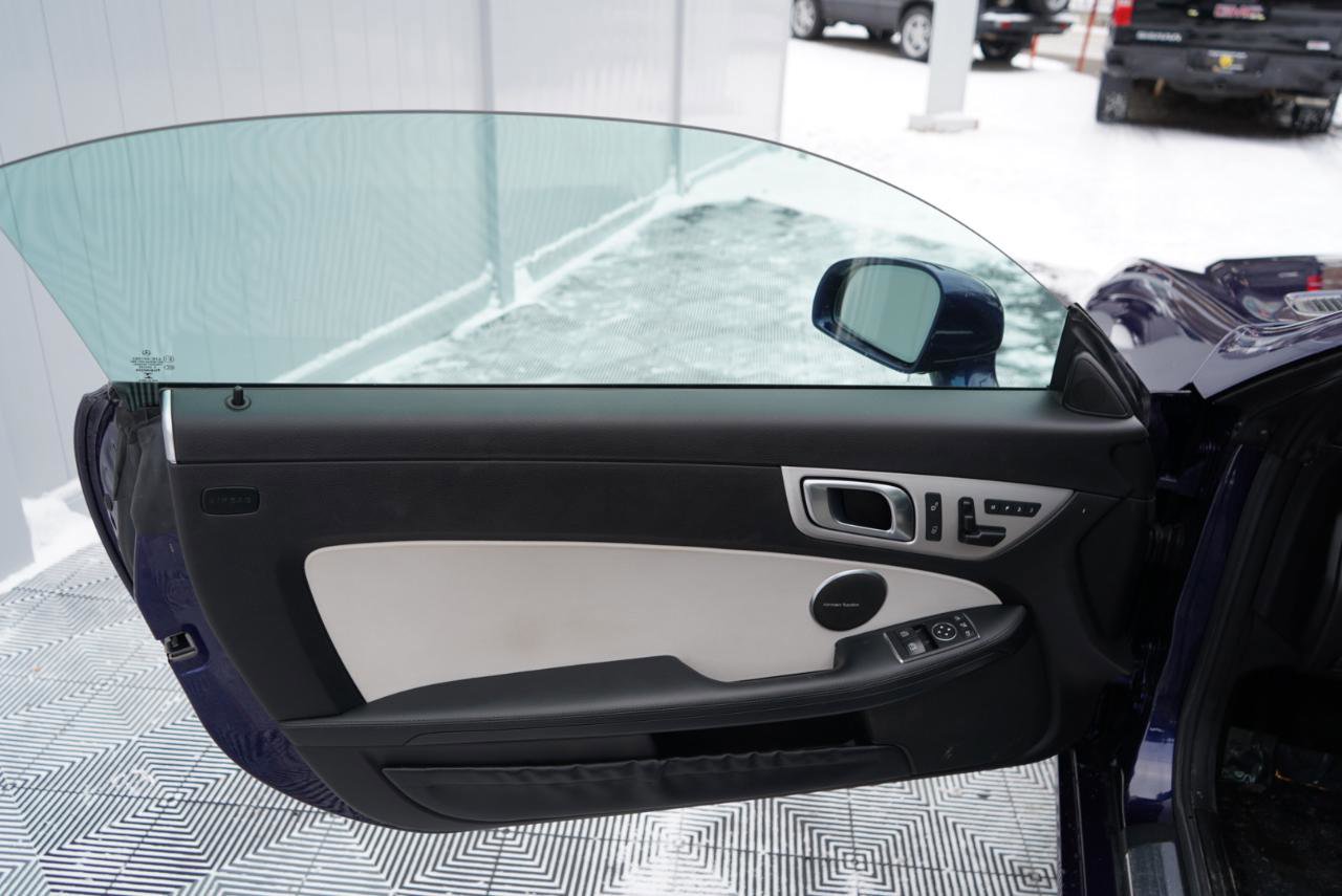 Used 2015 Mercedes-Benz SLK 250 image 34