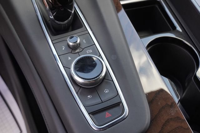 Used 2024 Cadillac Escalade ESV Premium Luxury Platinum image 28