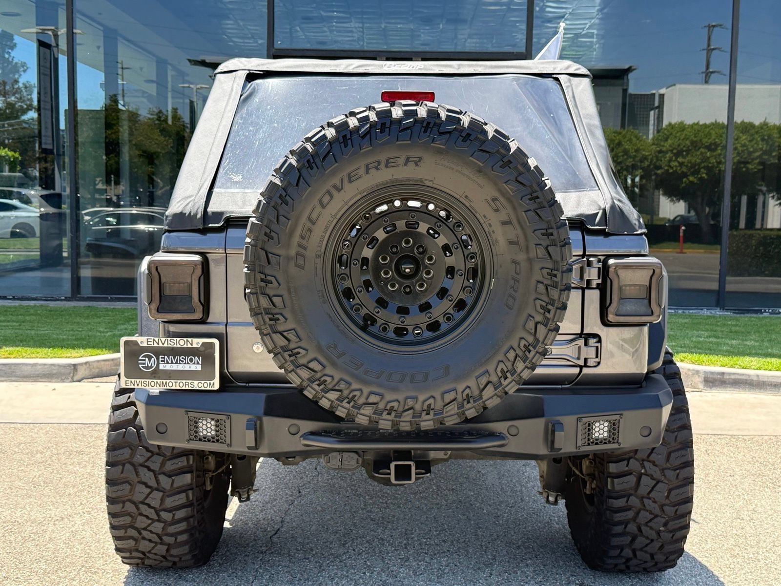 Used 2018 Jeep Wrangler Unlimited Rubicon AWD/4WD image 14