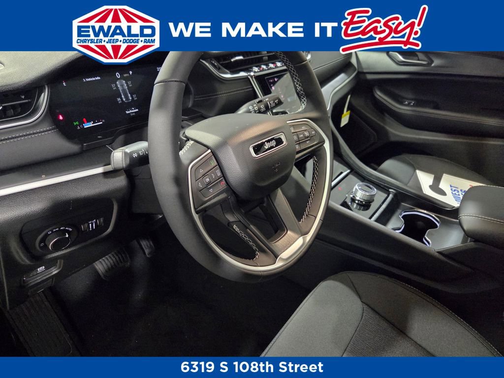 New 2025 Jeep Grand Cherokee Laredo X image 5