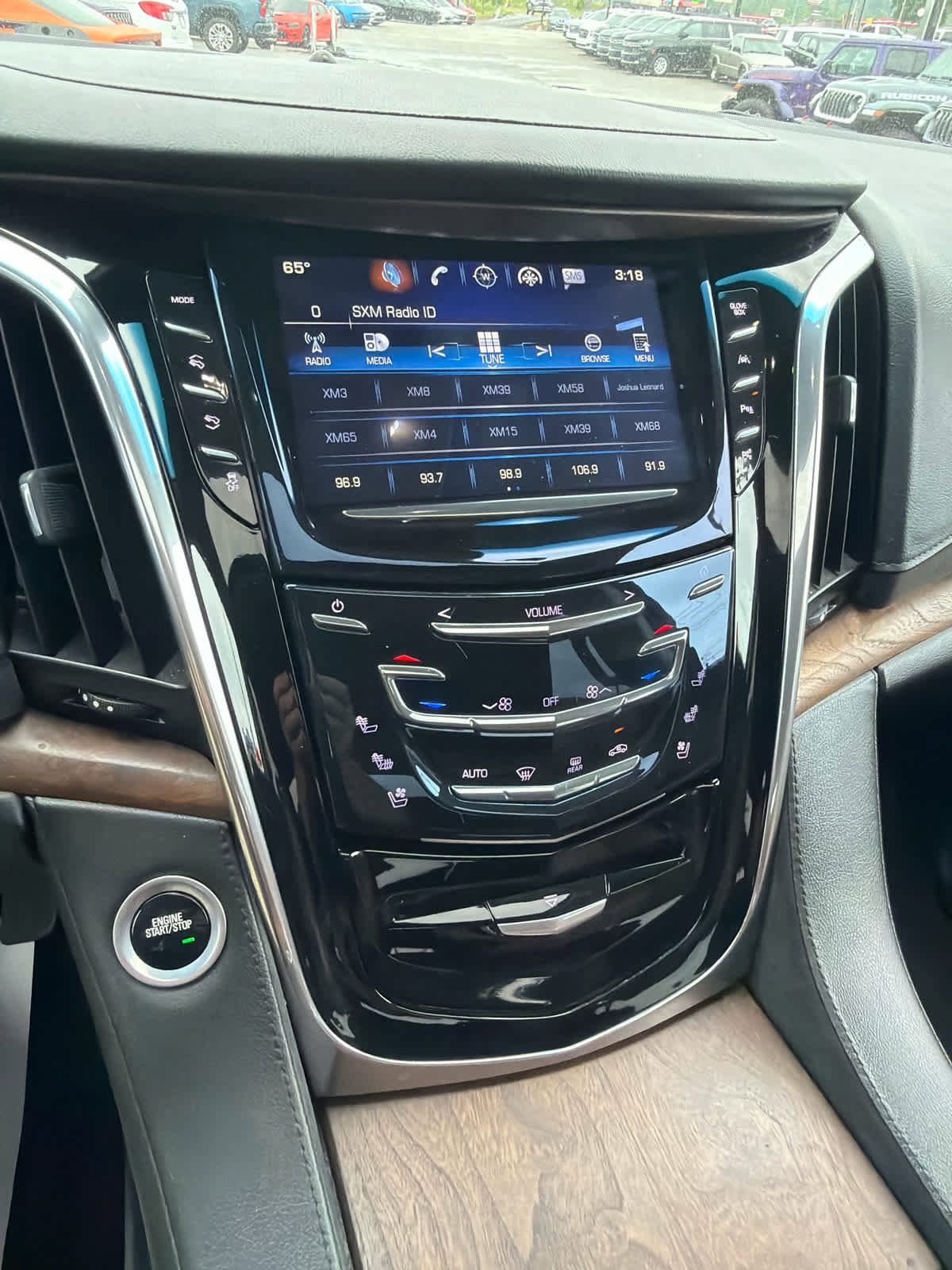Used 2017 Cadillac Escalade Premium Luxury RWD image 17