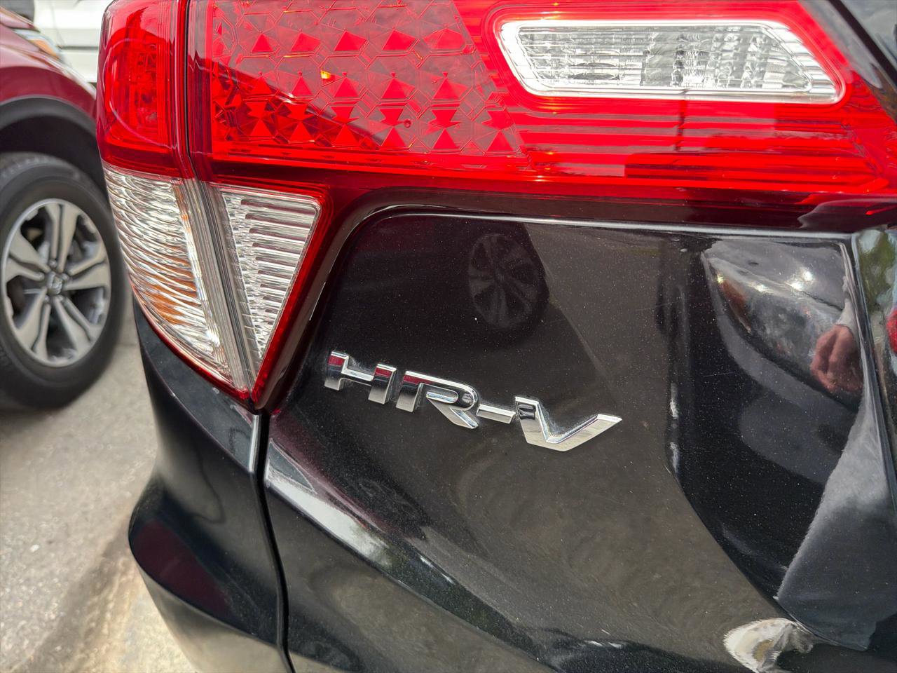 Used 2022 Honda HR-V LX image 9