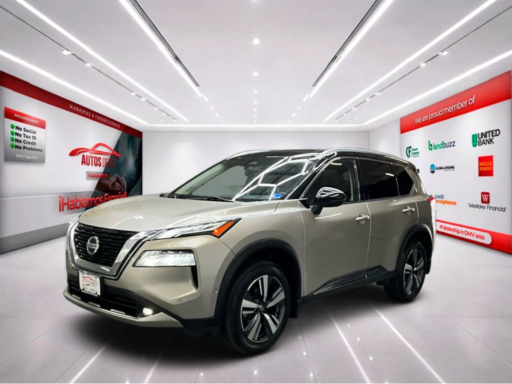 Used 2021 Nissan Rogue Platinum image 3