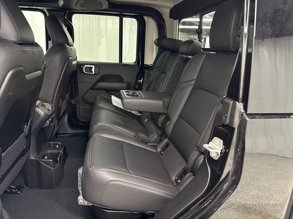 New 2026 Jeep Gladiator Sport AWD/4WD image 11