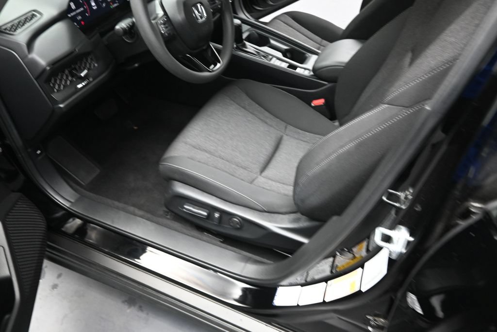 Certified 2025 Honda Accord SE image 13